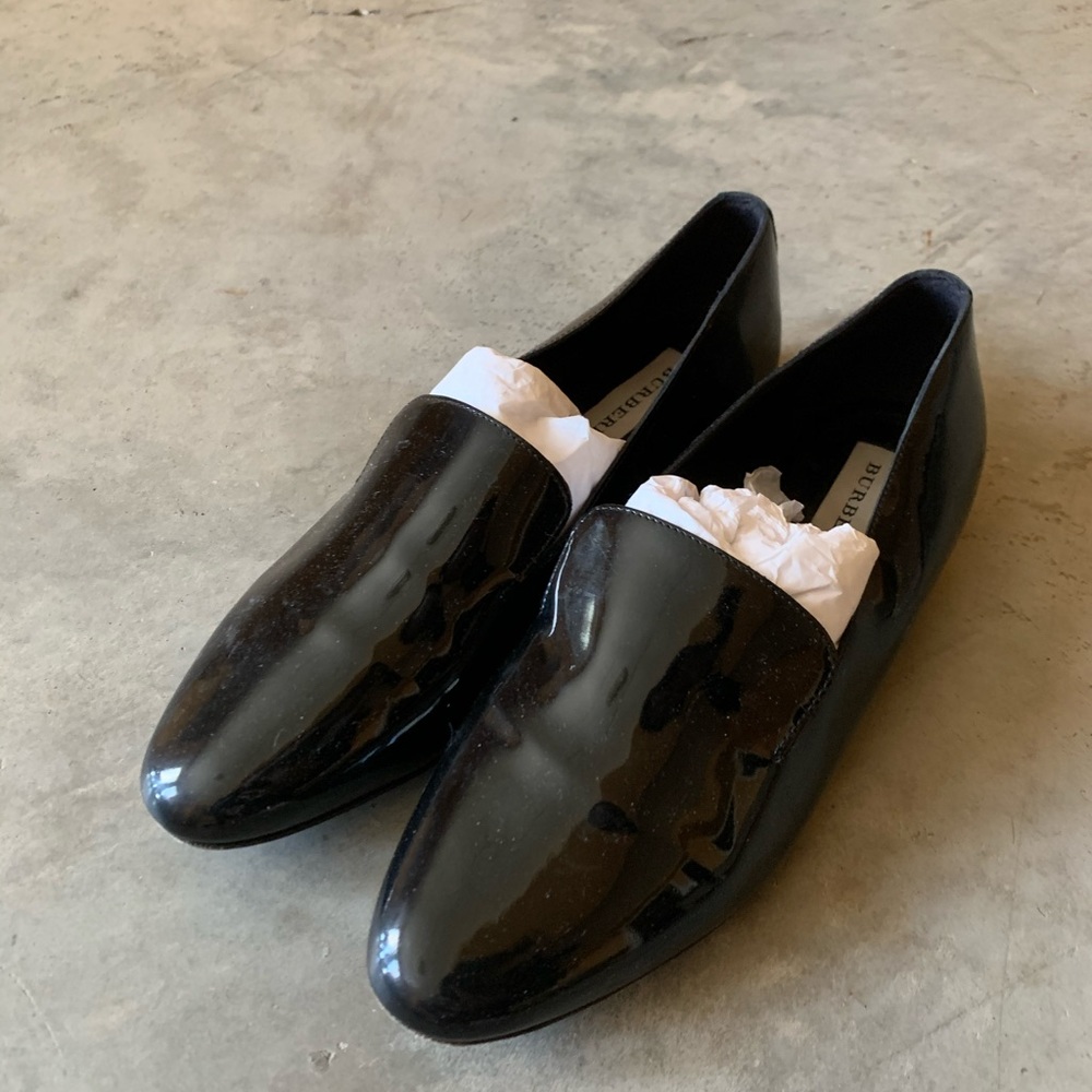 Burberry flat dress shoes with gold heels